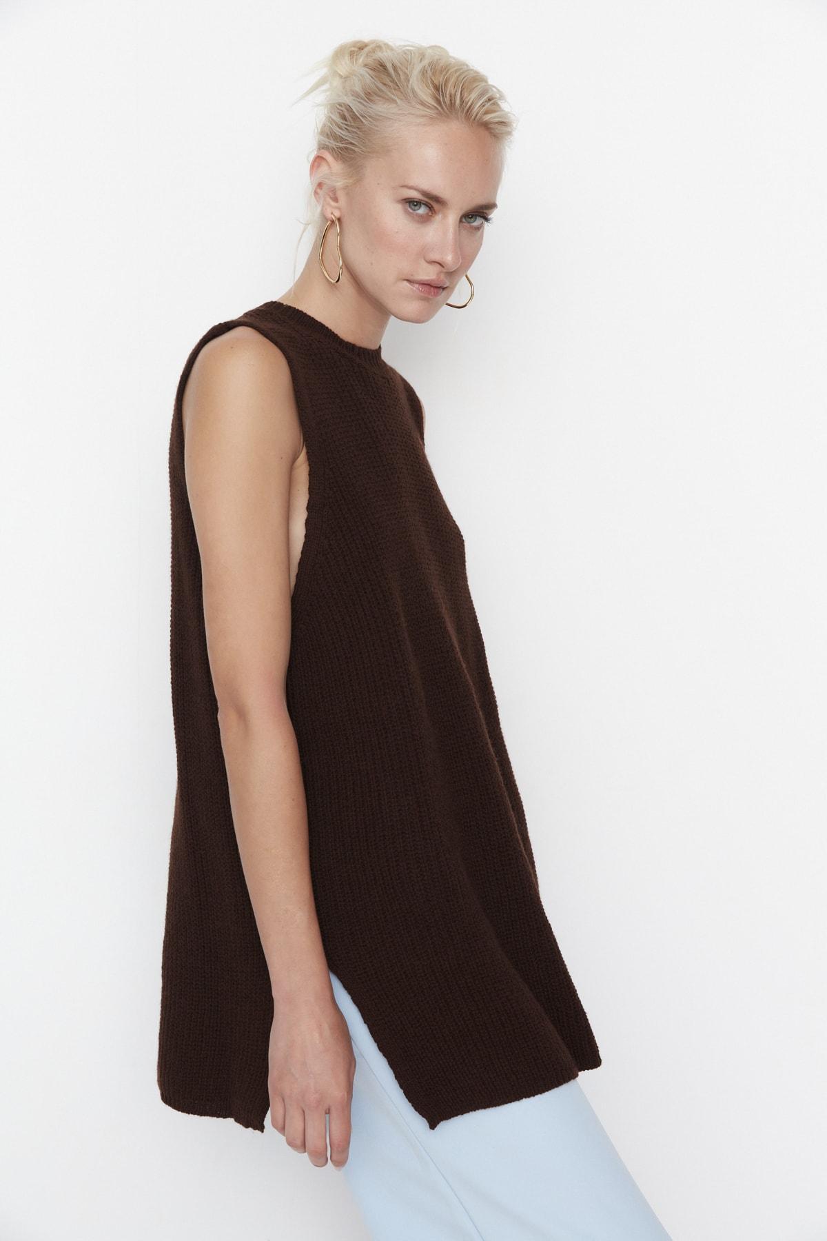 Жилет-свитер - Коричневый - Стандартный крой
Жилет-свитер - Коричневый - Стандартный крой