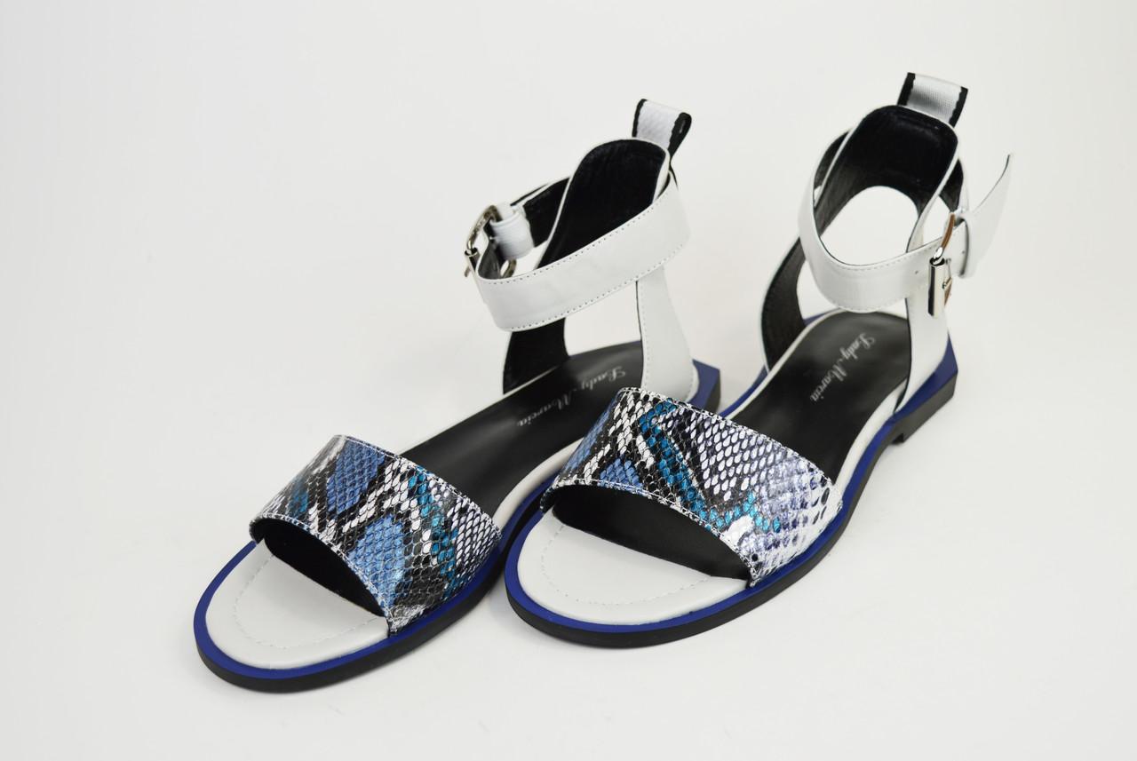 Sandals Lady Marcia 40006 37 Light gray leather
Sandals Lady Marcia 40006 37 Light gray leather