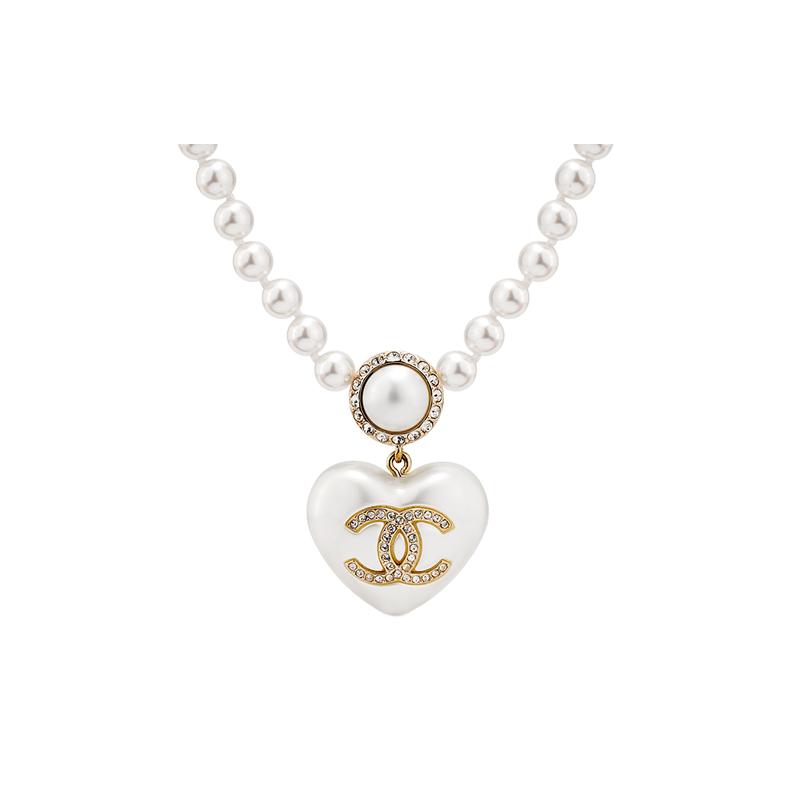 CHANEL Pearl Love Necklace Women s White білий
CHANEL Pearl Love Necklace Women s White білий