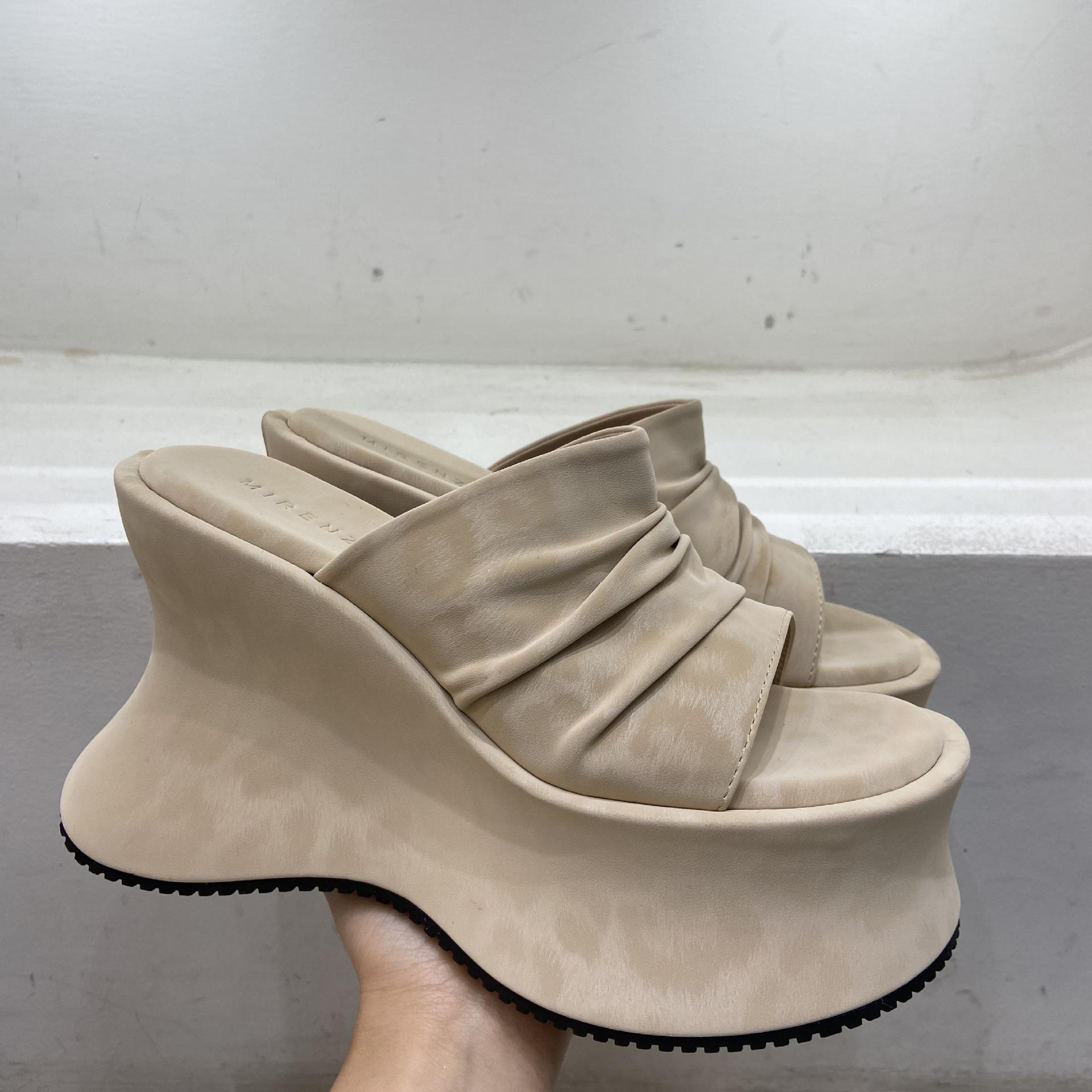 Women s Folded Leopard Print Platform Slides Thick Bottom Sandals Slip-On Summer Flats Silk Upper Cross-Border Shoes 35
Women s Folded Leopard Print Platform Slides Thick Bottom Sandals Slip-On Summer Flats Silk Upper Cross-Border Shoes 35