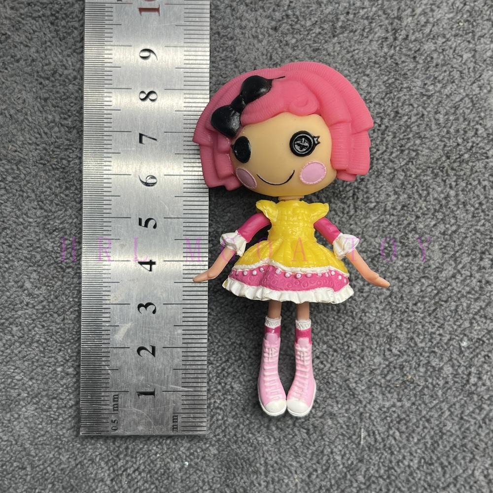 Оригинальные куклы Lalaloopsy 8-10 см, младшая сестра, разные стили, ПВХ, коллекция праздничных подарков для девочек, игрушки
Оригинальные куклы Lalaloopsy 8-10 см, младшая сестра, разные стили, ПВХ, коллекция праздничных подарков для девочек, игрушки