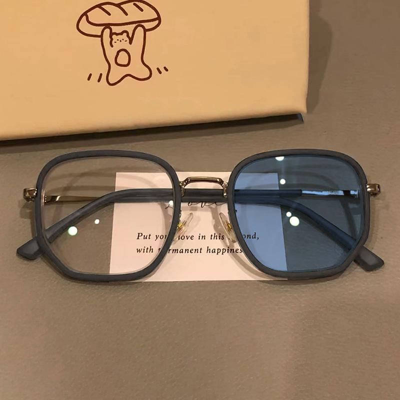 Photochromic Glasses For Women Anti-Blue Ray Radiation Glasses Automatic Photosensitive Uv Protection Glasses A6
Photochromic Glasses For Women Anti-Blue Ray Radiation Glasses Automatic Photosensitive Uv Protection Glasses A6