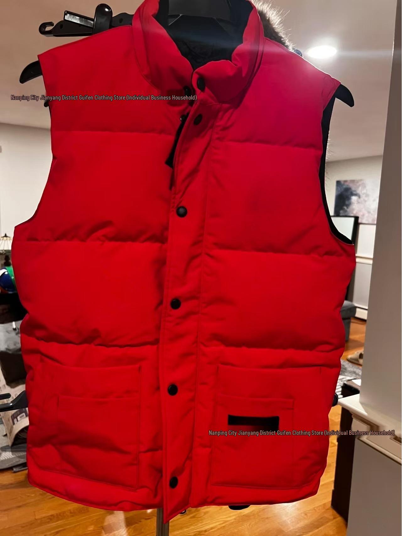Жіночий класичний пуховий жилет Canada Goose Extra Small
Жіночий класичний пуховий жилет Canada Goose Extra Small