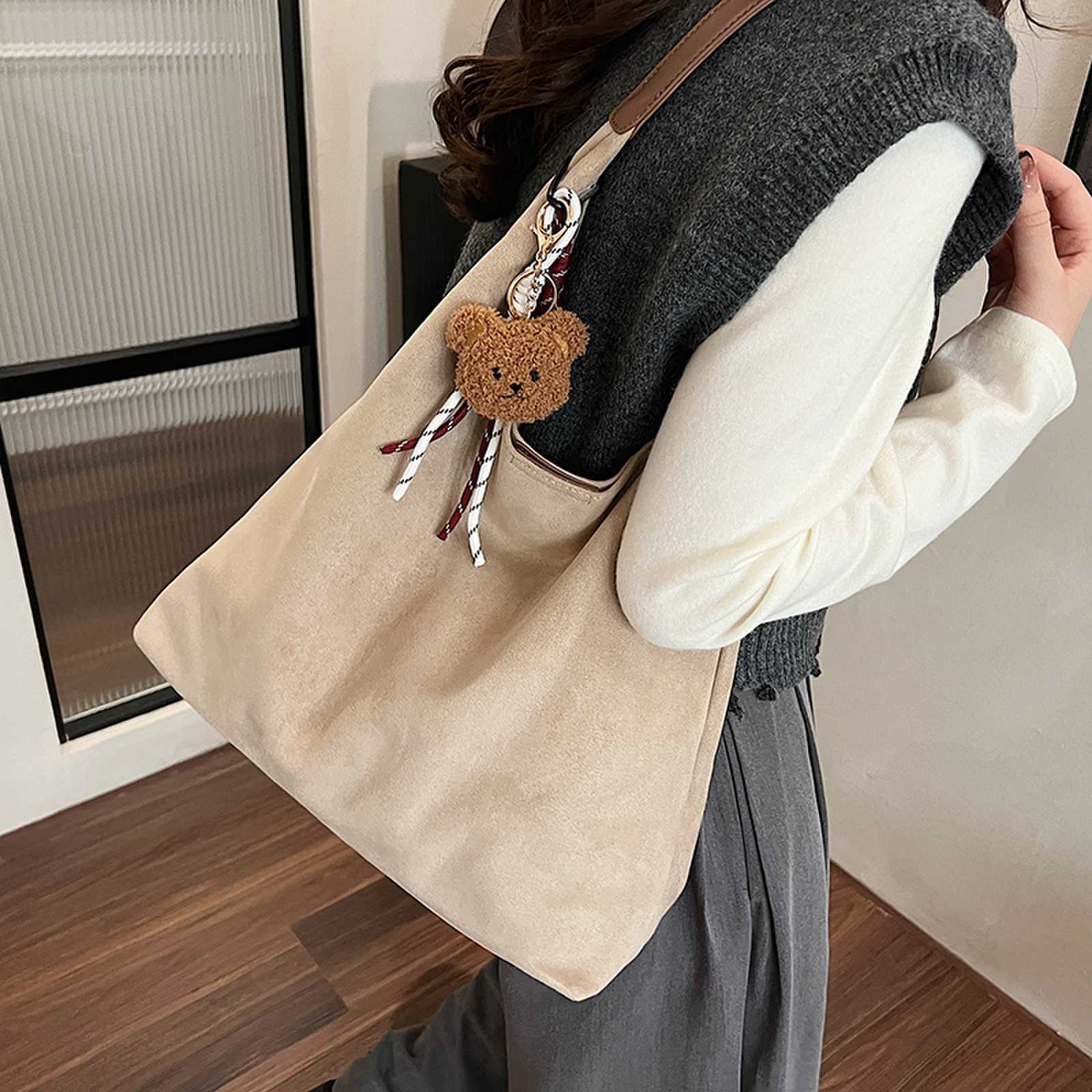 2025 Winter New Niche Women s Bag Fashion Casual Underarm Bag Women s Commuter Large Capacity Tote Bag 29*12*35
2025 Winter New Niche Women s Bag Fashion Casual Underarm Bag Women s Commuter Large Capacity Tote Bag 29*12*35