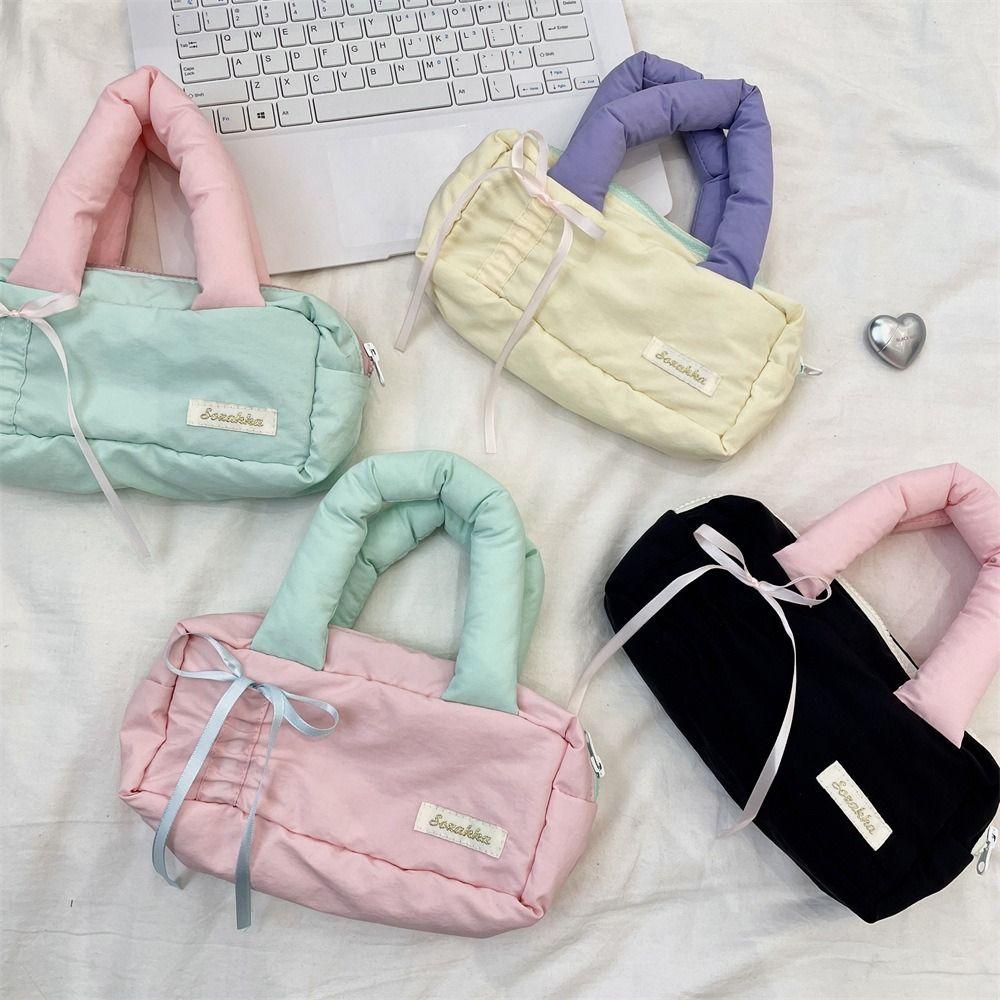 Fresh Color Cotton Filled Down Handbag Soft Large Capacity Pencil Case Bowknot Makeup Bag Women жовтий
Fresh Color Cotton Filled Down Handbag Soft Large Capacity Pencil Case Bowknot Makeup Bag Women жовтий