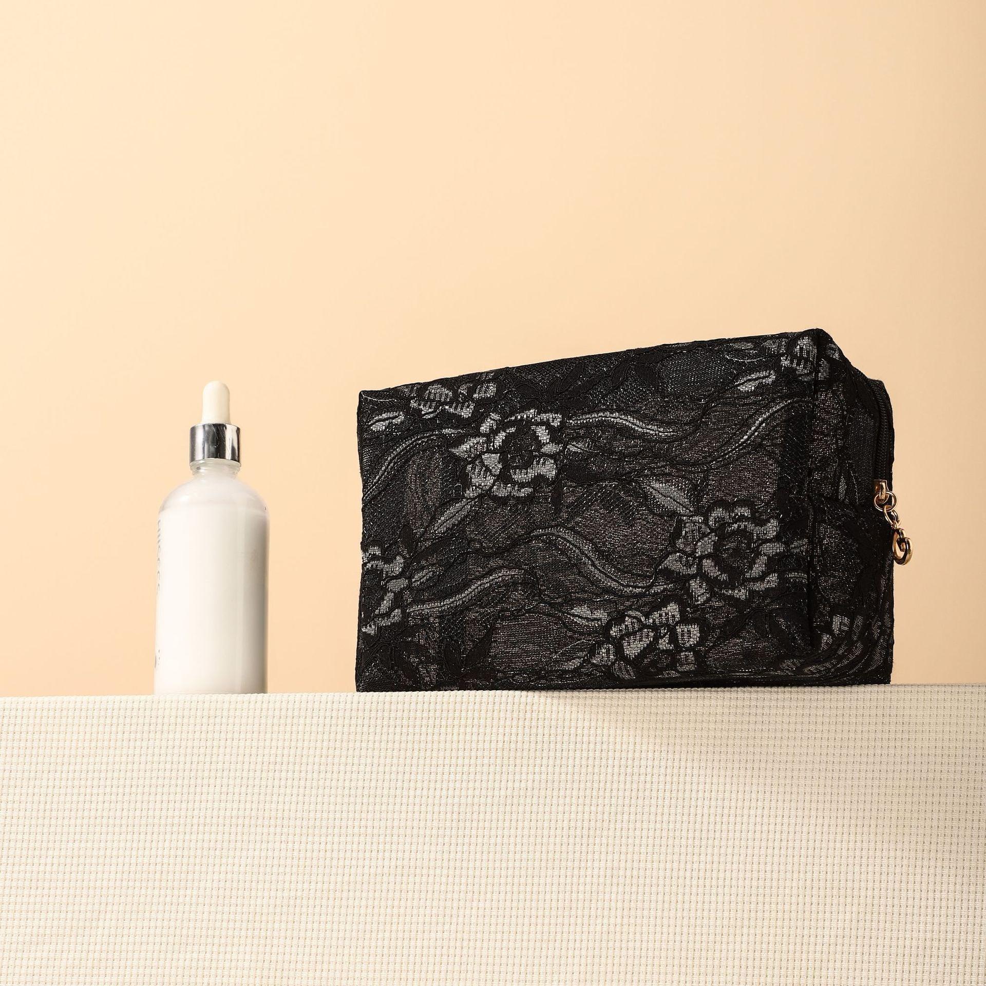 Women Mesh Summer Portable Large Capacity Square Lace Makeup Bag Travel Toiletry Bag Cosmetic Organizer Storage Washing Bags чорний білий колір
Women Mesh Summer Portable Large Capacity Square Lace Makeup Bag Travel Toiletry Bag Cosmetic Organizer Storage Washing Bags чорний білий колір