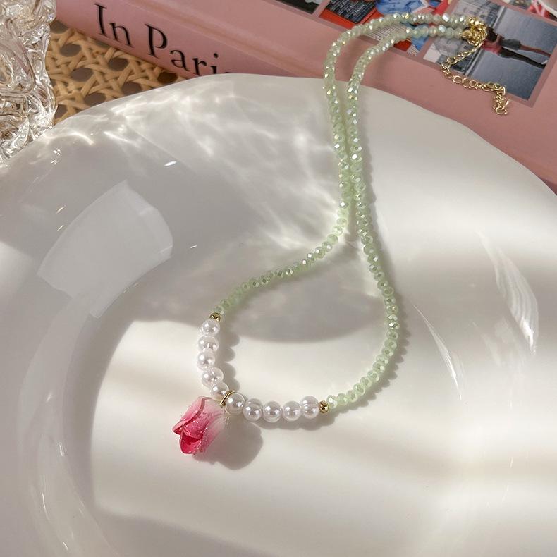 Elegant Tulip Pearl Crystal Necklace: Spring/Summer Style Clavicle Chain for Women
Elegant Tulip Pearl Crystal Necklace: Spring/Summer Style Clavicle Chain for Women