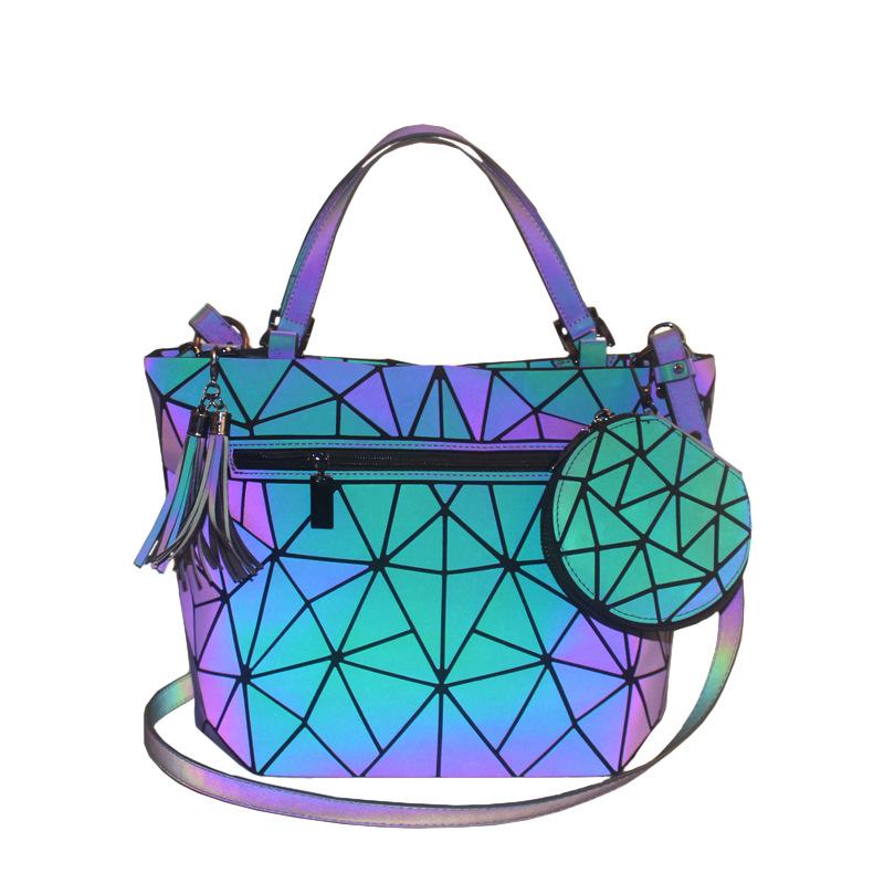 New Tote Bag Luminous Shoulder Bag Women s Fringed Pendant Messenger Bag Zipper Handbag Versatile Large-capacity Women s Bag
New Tote Bag Luminous Shoulder Bag Women s Fringed Pendant Messenger Bag Zipper Handbag Versatile Large-capacity Women s Bag