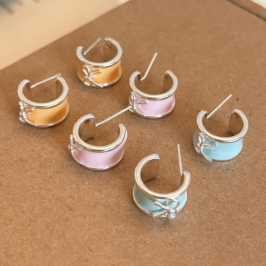 Dripping Butterfly C-shaped Earrings Simple Small Fresh Versatile Earrings Fashion Light Luxury Temperament Earrings Women
Dripping Butterfly C-shaped Earrings Simple Small Fresh Versatile Earrings Fashion Light Luxury Temperament Earrings Women