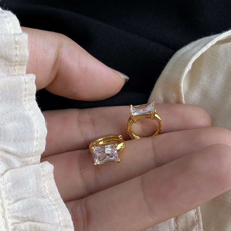 Rectangular Diamond S925 Gold-Plated Sterling Silver Ear Cuff Earrings for Women 925 Silver
Rectangular Diamond S925 Gold-Plated Sterling Silver Ear Cuff Earrings for Women 925 Silver