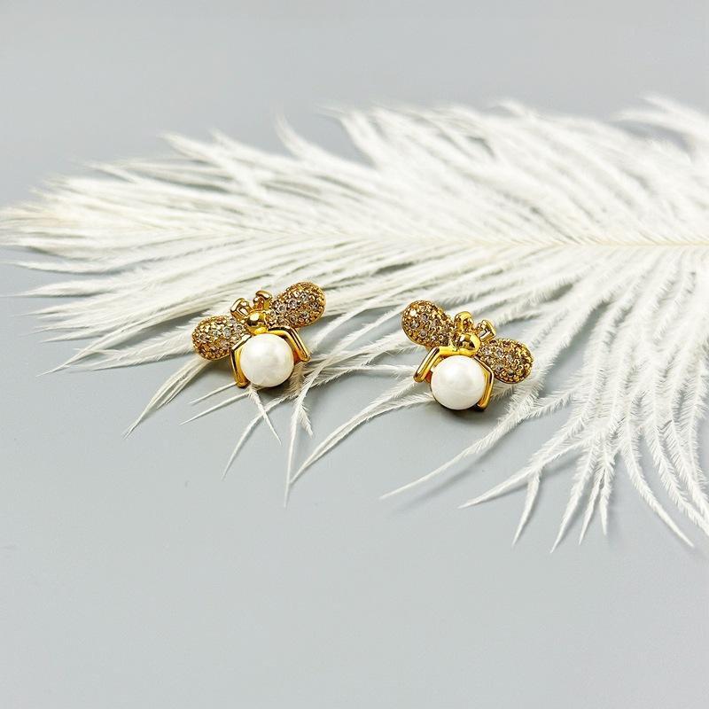 Douyin Same Trendy Simple Temperament Little Spider Zircon Stud Earrings Sweet And Cool Earrings золотой
Douyin Same Trendy Simple Temperament Little Spider Zircon Stud Earrings Sweet And Cool Earrings золотой