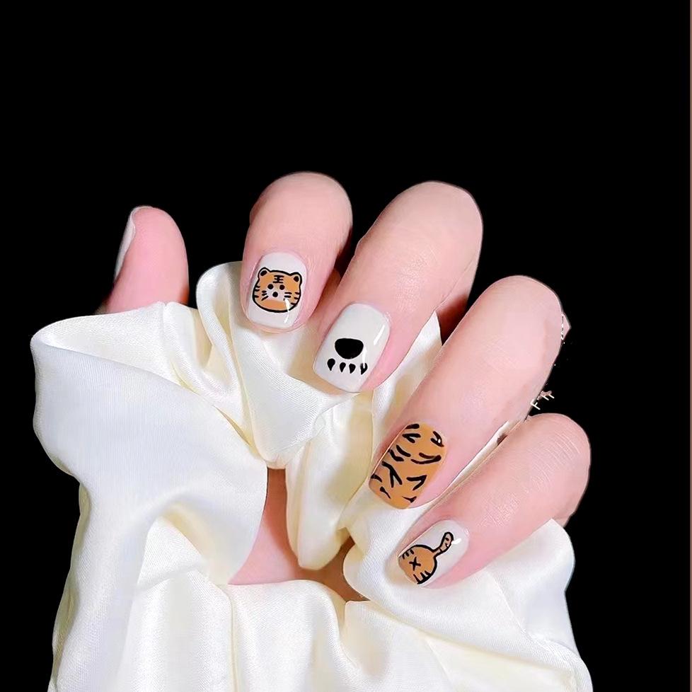 C449-Cute Tiger Wearable Removable Short Nail Stickers – Tiger Print Student False Nail Patches
C449-Cute Tiger Wearable Removable Short Nail Stickers – Tiger Print Student False Nail Patches