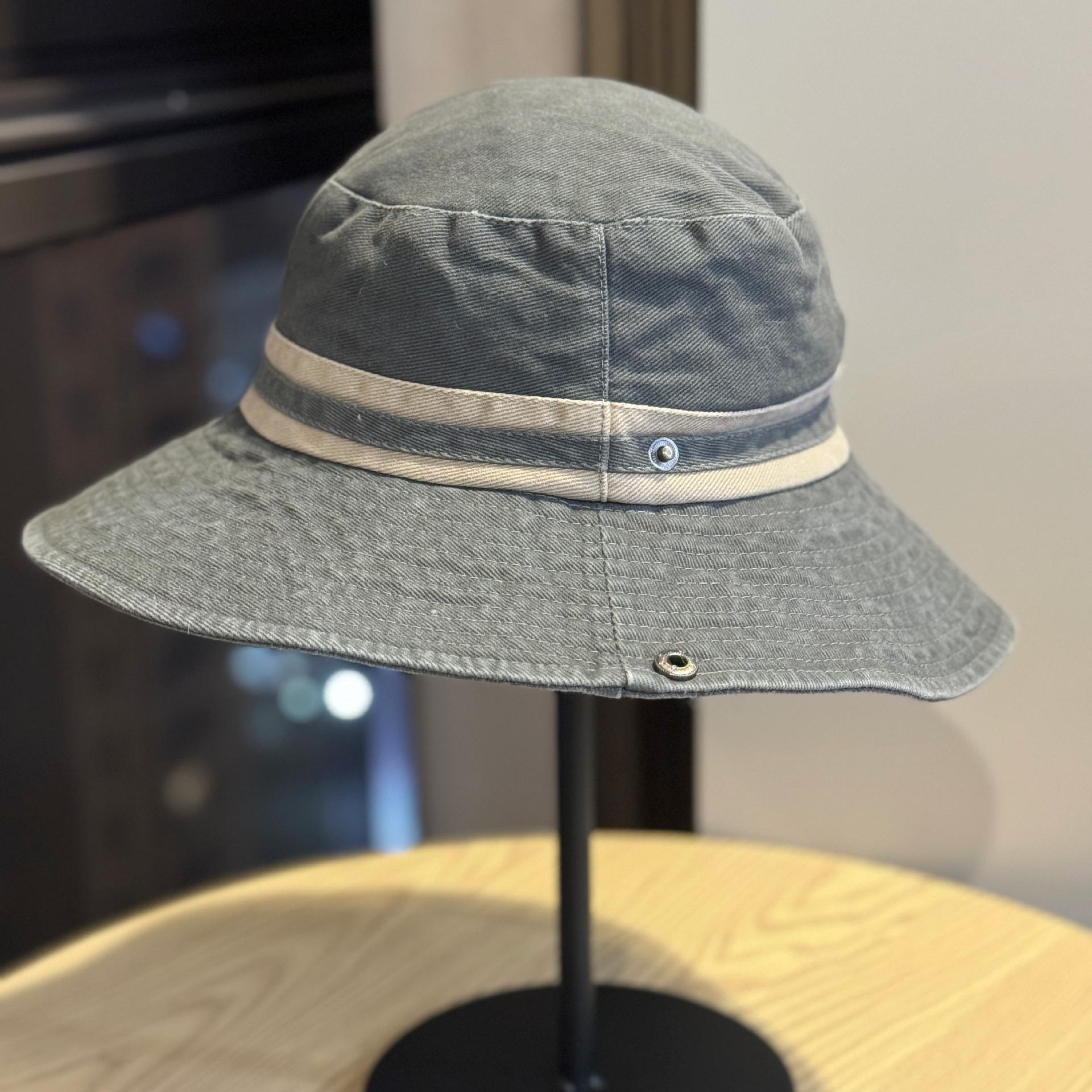 New simple two-tone striped fisherman hat for men and women, suitable for outdoor activities like mountaineering, camping, and hiking, provides sun Adult54-60Adjustable сірий колір
New simple two-tone striped fisherman hat for men and women, suitable for outdoor activities like mountaineering, camping, and hiking, provides sun Adult54-60Adjustable сірий колір