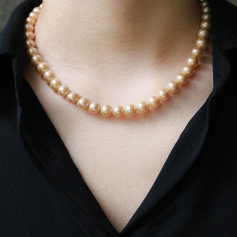J.Lauren Champagne Gold 8mm Pearl Necklace Bn0571 single type
J.Lauren Champagne Gold 8mm Pearl Necklace Bn0571 single type