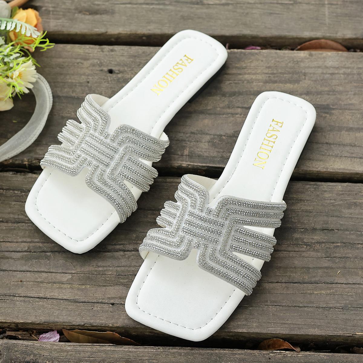 Fashion rhinestone flat-bottomed slippers summer new niche casual one-word slippers light beach cool slippers women 43 білий
Fashion rhinestone flat-bottomed slippers summer new niche casual one-word slippers light beach cool slippers women 43 білий
