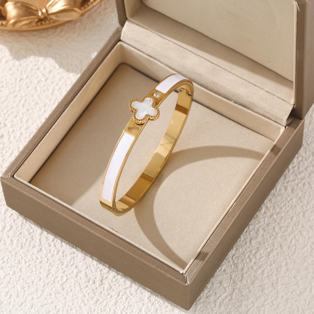 Стильный разноцветный браслет с четырьмя листочками клевера и ракушками, наполненными маслом — модный, моющийся и не выцветающий
Стильный разноцветный браслет с четырьмя листочками клевера и ракушками, наполненными маслом — модный, моющийся и не выцветающий