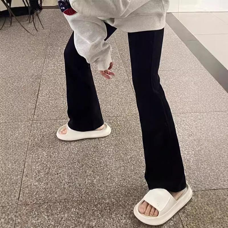 Plus Size Black High Waist Micro Flare Jeans for Pear-Shaped Women – Elastic Slimming Fit for Autumn L
Plus Size Black High Waist Micro Flare Jeans for Pear-Shaped Women – Elastic Slimming Fit for Autumn L