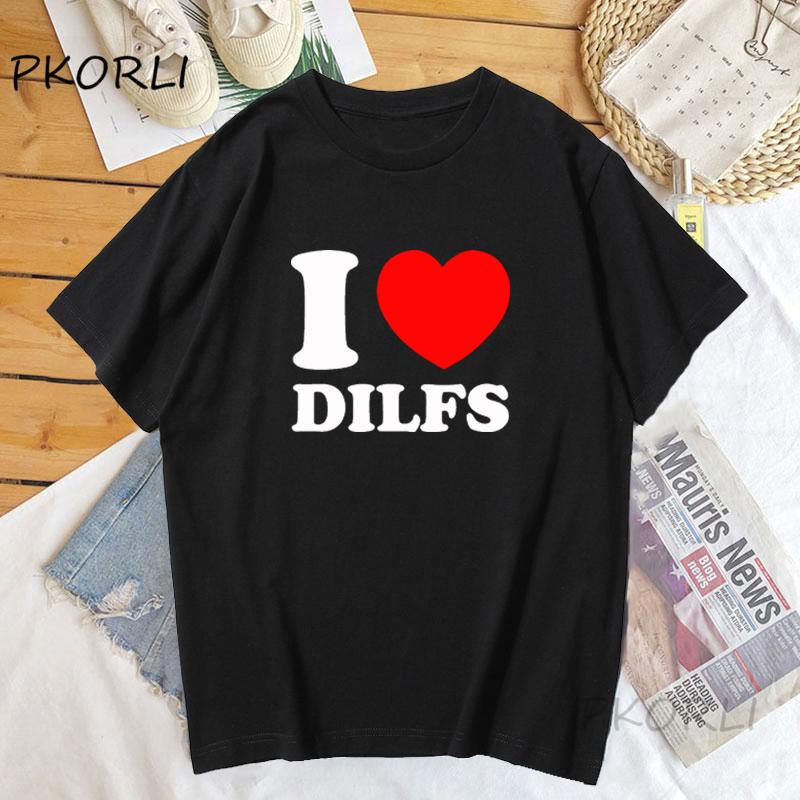 Женская хлопковая футболка I Love Dilfs, летняя одежда для женщин, забавная футболка с рисунком, повседневная женская одежда унисекс с короткими рукавами
Женская хлопковая футболка I Love Dilfs, летняя одежда для женщин, забавная футболка с рисунком, повседневная женская одежда унисекс с короткими рукавами