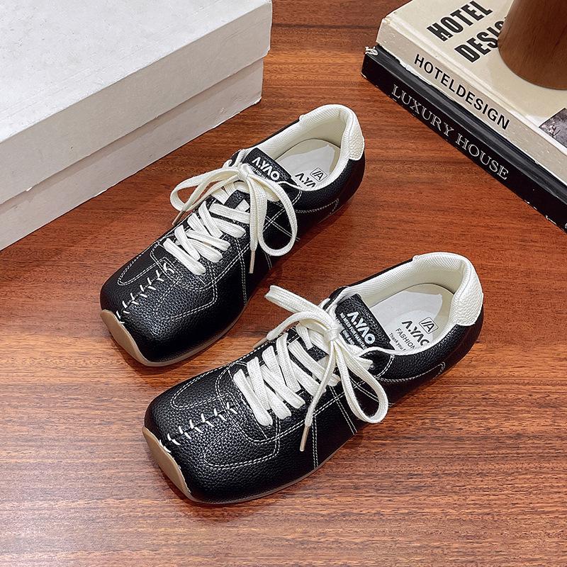 Ретро матовые кожаные тренировочные туфли женские 2025 новые на шнуровке повседневные спортивные тренировочные туфли женские в стиле Форреста Гампа 40 чёрный
Ретро матовые кожаные тренировочные туфли женские 2025 новые на шнуровке повседневные спортивные тренировочные туфли женские в стиле Форреста Гампа 40 чёрный