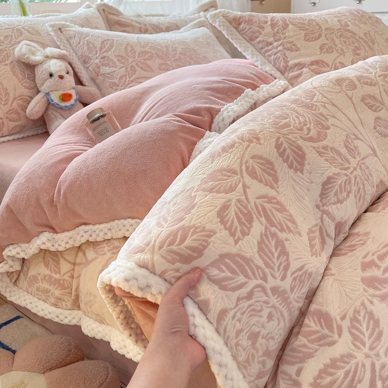 Thickened Milk Fleece Bed Four-Piece Set, Fleece Flange Coral Fleece High-End Bedding Sheet Plush Quilt Cover 3pc 150x200 quilt
Thickened Milk Fleece Bed Four-Piece Set, Fleece Flange Coral Fleece High-End Bedding Sheet Plush Quilt Cover 3pc 150x200 quilt