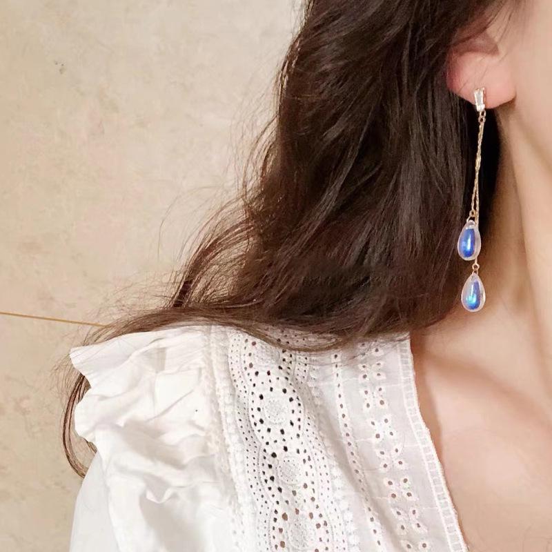 Geometric Luxury Tassel Earrings with Crystals for Women – Elegant, Versatile, and Trendy.
Geometric Luxury Tassel Earrings with Crystals for Women – Elegant, Versatile, and Trendy.