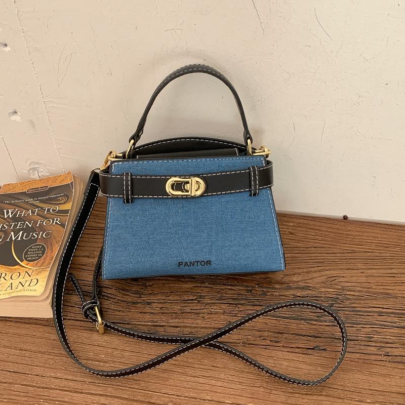 Fashion texture commuter handbag women s winter new high-value trendy casual crossbody shoulder bag чорний
Fashion texture commuter handbag women s winter new high-value trendy casual crossbody shoulder bag чорний