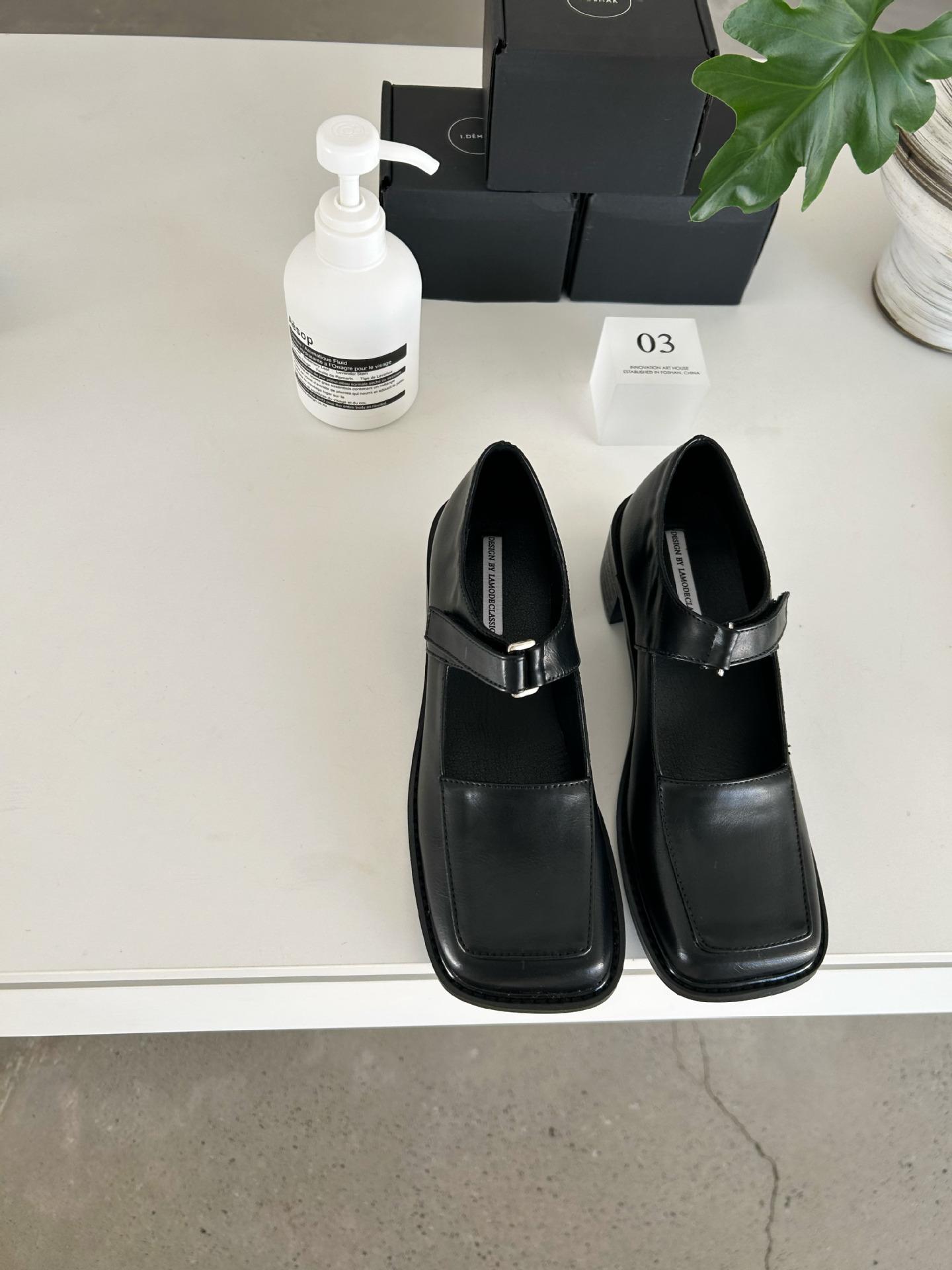 Fashion IPPEUM Women Mary Janes Shoes Square Toe Black Pu Leather Block Heel 2024 High Heel Pumps 245 чёрный
Fashion IPPEUM Women Mary Janes Shoes Square Toe Black Pu Leather Block Heel 2024 High Heel Pumps 245 чёрный