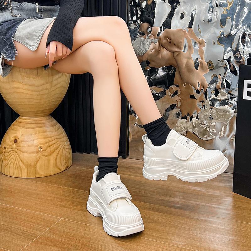 Липучки маленькие белые туфли женские весна 2025 новые на толстой подошве модные повседневные одинарные туфли небольшие увеличивающие рост спортивные туфли 39 белый
Липучки маленькие белые туфли женские весна 2025 новые на толстой подошве модные повседневные одинарные туфли небольшие увеличивающие рост спортивные туфли 39 белый