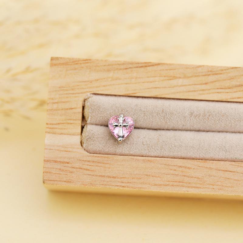 Высококачественные серьги-пусеты с фианитами в форме сердечка для женщин - Двусторонняя винтовая застежка, Дизайн с крестом
Высококачественные серьги-пусеты с фианитами в форме сердечка для женщин - Двусторонняя винтовая застежка, Дизайн с крестом