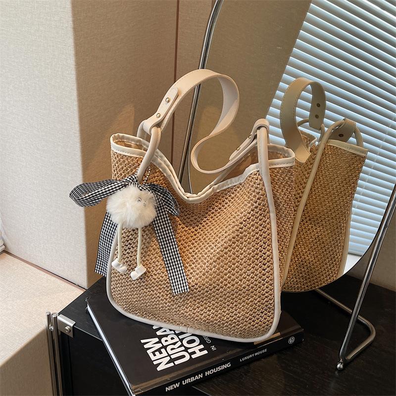 Woven bag women s new high-end niche large-capacity shoulder fashion seaside beach tote bag
Woven bag women s new high-end niche large-capacity shoulder fashion seaside beach tote bag