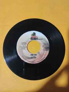 7inch Record MARTINA, GENERAL B / MITCH - Whip this / Remember NONE Hard Drive Reco Jamaica Reggae, Ska & Dub Used
7inch Record MARTINA, GENERAL B / MITCH - Whip this / Remember NONE Hard Drive Reco Jamaica Reggae, Ska & Dub Used
