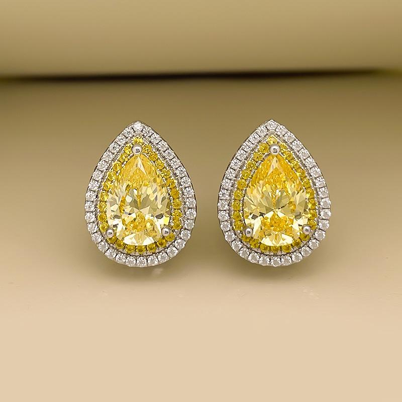 925 Sterling Silver Gold-Plated Teardrop Diamond Stud Earrings - Elegant Women s Jewelry
925 Sterling Silver Gold-Plated Teardrop Diamond Stud Earrings - Elegant Women s Jewelry