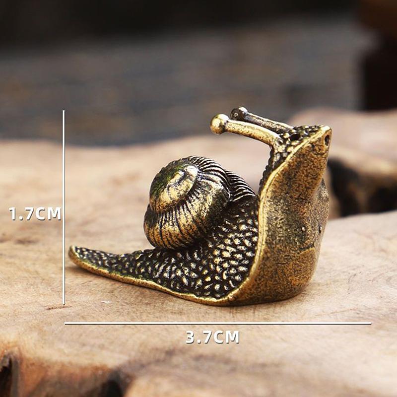 1 Piece Make Old Brass Snail Ornaments Animal Sculpture Mini Tea Pet Zen Garden Decoration Gift Handmade Metal Feng Shui Crafts
1 Piece Make Old Brass Snail Ornaments Animal Sculpture Mini Tea Pet Zen Garden Decoration Gift Handmade Metal Feng Shui Crafts