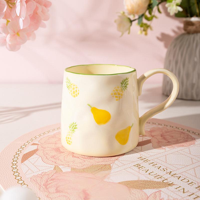 Cute ceramic mug, high aesthetic water cup, small and fresh, large capacity ceramic cup 301-400ml
Cute ceramic mug, high aesthetic water cup, small and fresh, large capacity ceramic cup 301-400ml