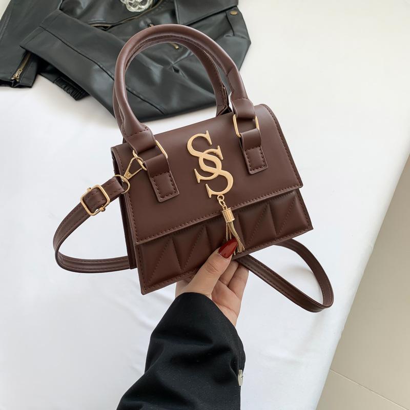 Нова літня модна сумка через плече 2024 року, популярна маленька квадратна жіноча сумка для приміських поїздок, проста модна жіноча сумочка коричневий
Нова літня модна сумка через плече 2024 року, популярна маленька квадратна жіноча сумка для приміських поїздок, проста модна жіноча сумочка коричневий