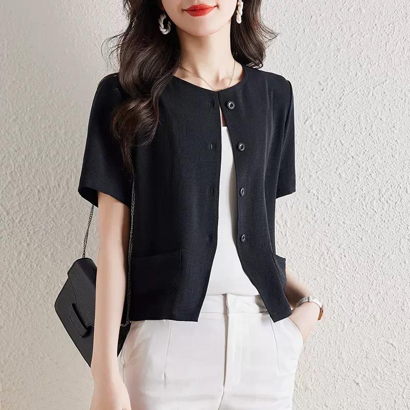 Half Sleeve Shirt Women s Summer Short Cardigan Shirt Pocket Temperament Jacket Short Sleeve Top Skinny S білий
Half Sleeve Shirt Women s Summer Short Cardigan Shirt Pocket Temperament Jacket Short Sleeve Top Skinny S білий