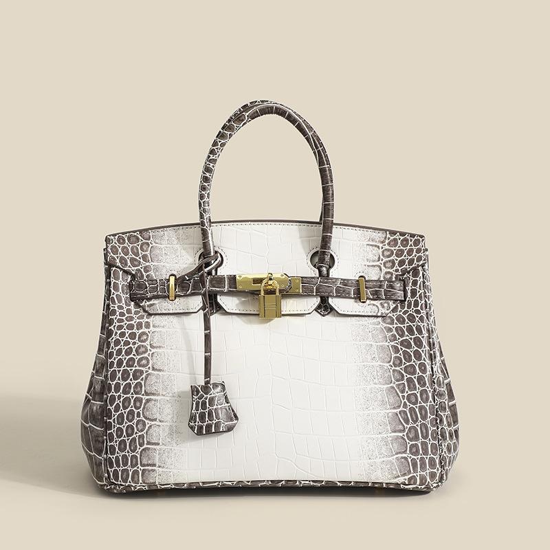 New Crocodile Pattern Temperament Socialite High-end Bag High-end Fashion Single Shoulder Crossbody Handbag for Women
New Crocodile Pattern Temperament Socialite High-end Bag High-end Fashion Single Shoulder Crossbody Handbag for Women