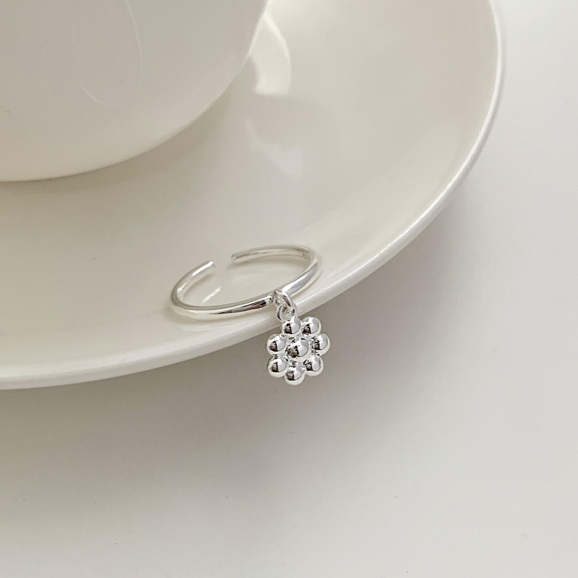 PANJBJ 925 Sterling Silve Spoon Shape Ring for Women Creativity Design Flower Pendant Jewelry Party Gift Dropshipping
PANJBJ 925 Sterling Silve Spoon Shape Ring for Women Creativity Design Flower Pendant Jewelry Party Gift Dropshipping