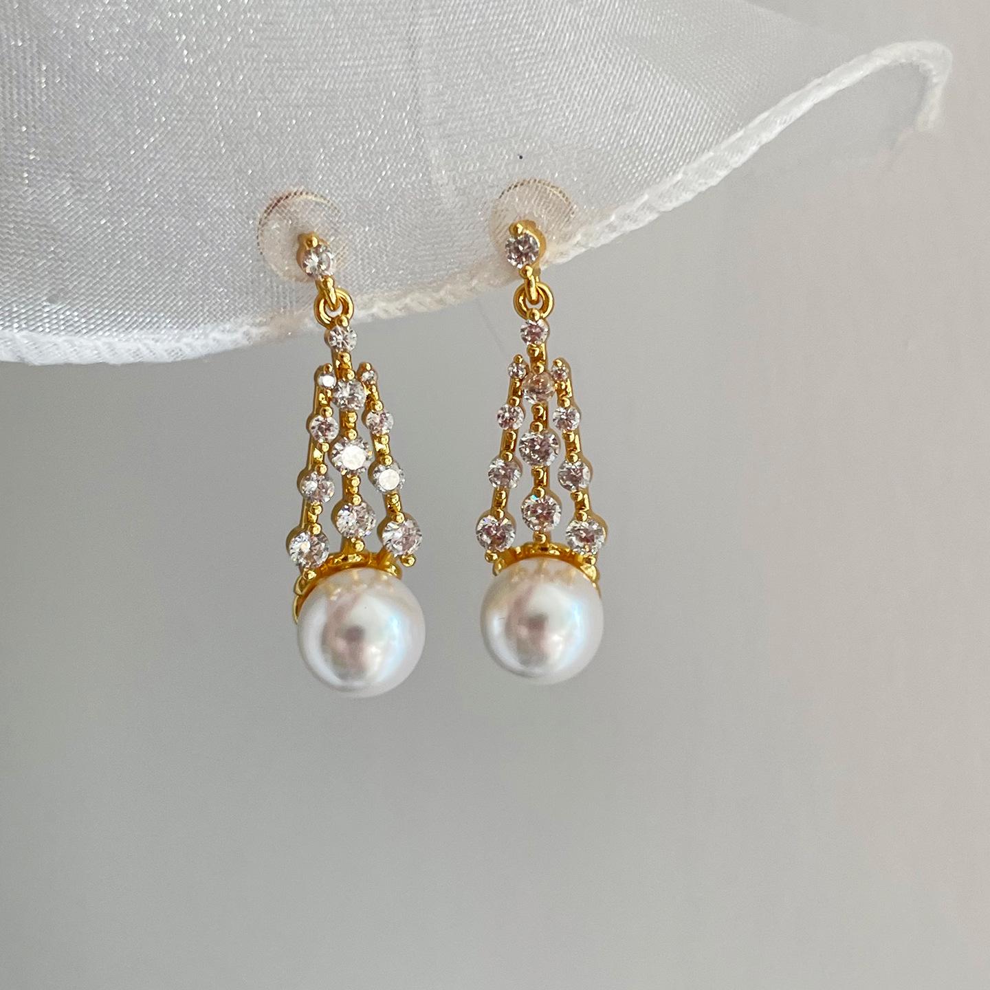 Elegant Zirconia Pearl Tassel Earrings for Women – Light Luxury Style, Perfectly Versatile for Any Outfit. золотой
Elegant Zirconia Pearl Tassel Earrings for Women – Light Luxury Style, Perfectly Versatile for Any Outfit. золотой