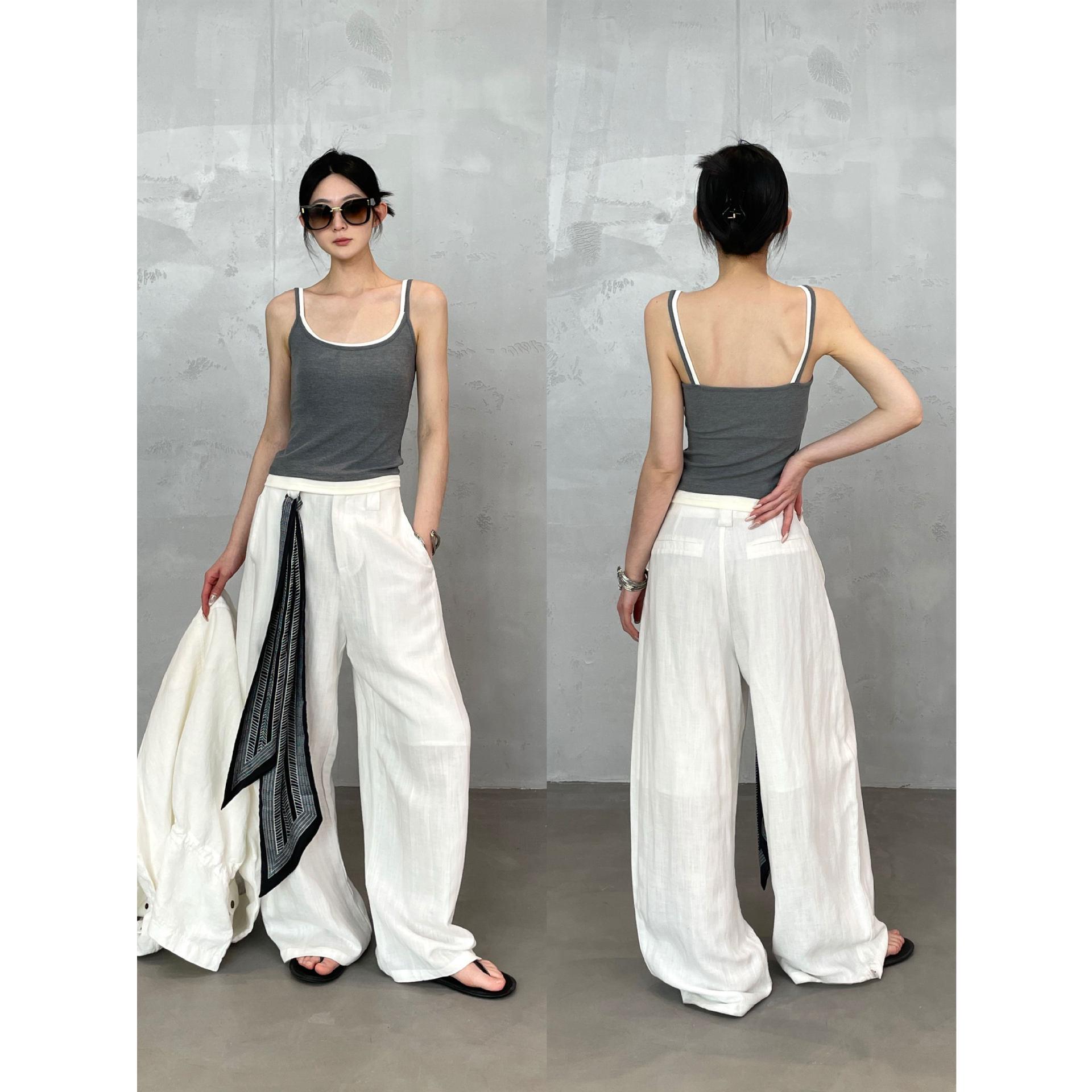 Southern Fish Slimming Silk-Cotton Ribbed Camisole with Built-in Bra - Contrasting Color, Super Elastic, Stackable, Versatile Vest Outerwear. M
Southern Fish Slimming Silk-Cotton Ribbed Camisole with Built-in Bra - Contrasting Color, Super Elastic, Stackable, Versatile Vest Outerwear. M