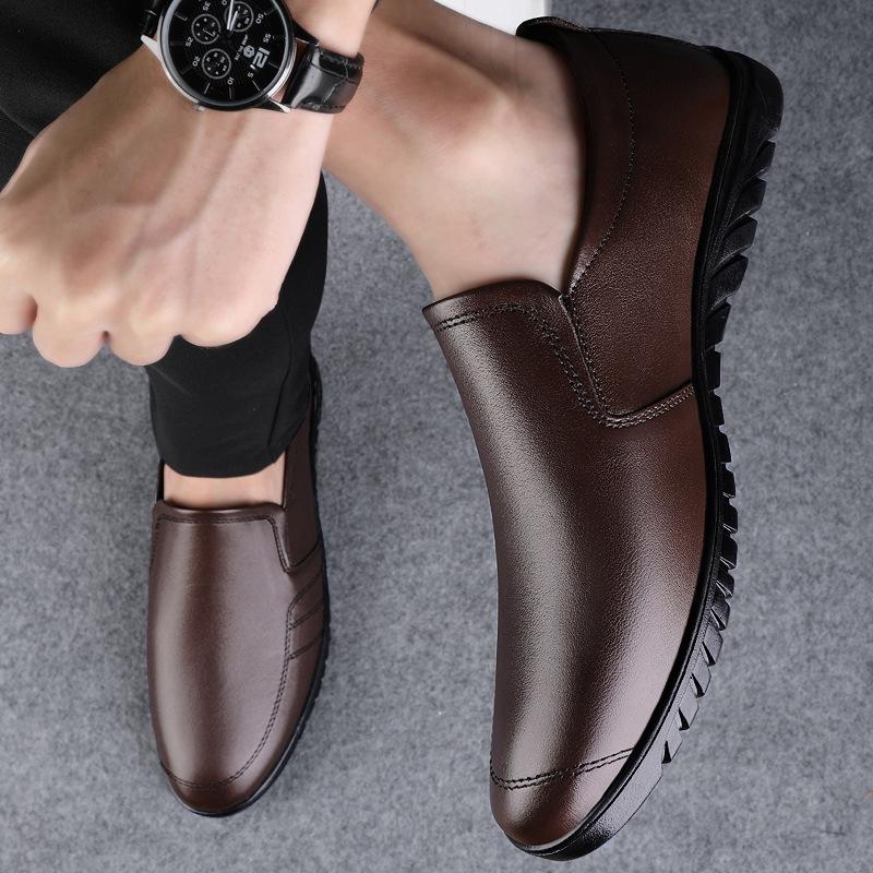 Men s shoes 2025 summer new men s fashion Korean version of British style one-pedal lazy round head soft sole casual leather shoes 47
Men s shoes 2025 summer new men s fashion Korean version of British style one-pedal lazy round head soft sole casual leather shoes 47