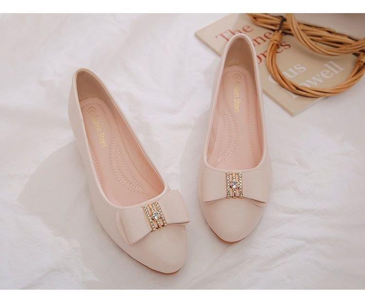 Весна 2025 новые туфли из мягкой кожи женские с острым носком универсальные долговечные не устающие мягкая подошва нескользящая плоская подошва рабочие туфли женская обувь 41
Весна 2025 новые туфли из мягкой кожи женские с острым носком универсальные долговечные не устающие мягкая подошва нескользящая плоская подошва рабочие туфли женская обувь 41