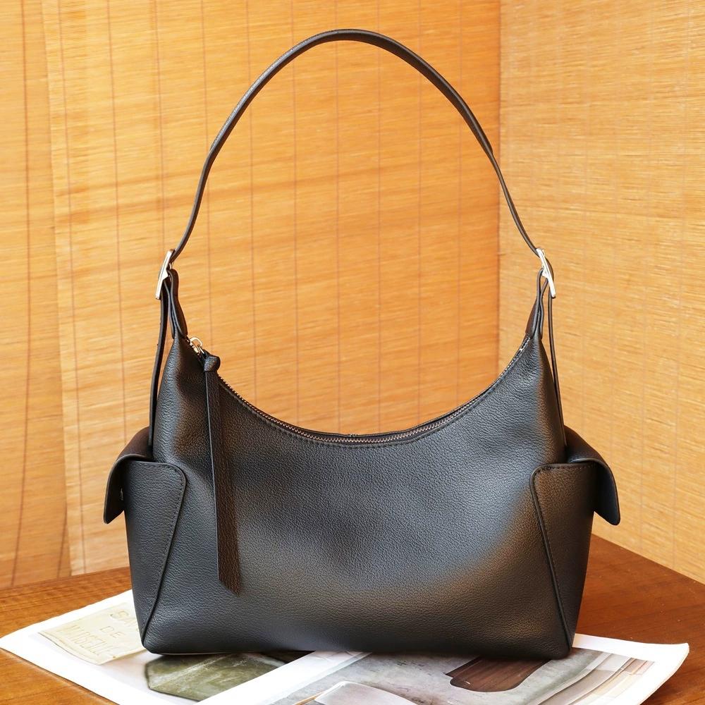 2026 New Women Genuine Leather Shoulder Bag Oilwax Cow Leather Handbag Small Ladies Cowhide Crossbody Bag
2026 New Women Genuine Leather Shoulder Bag Oilwax Cow Leather Handbag Small Ladies Cowhide Crossbody Bag