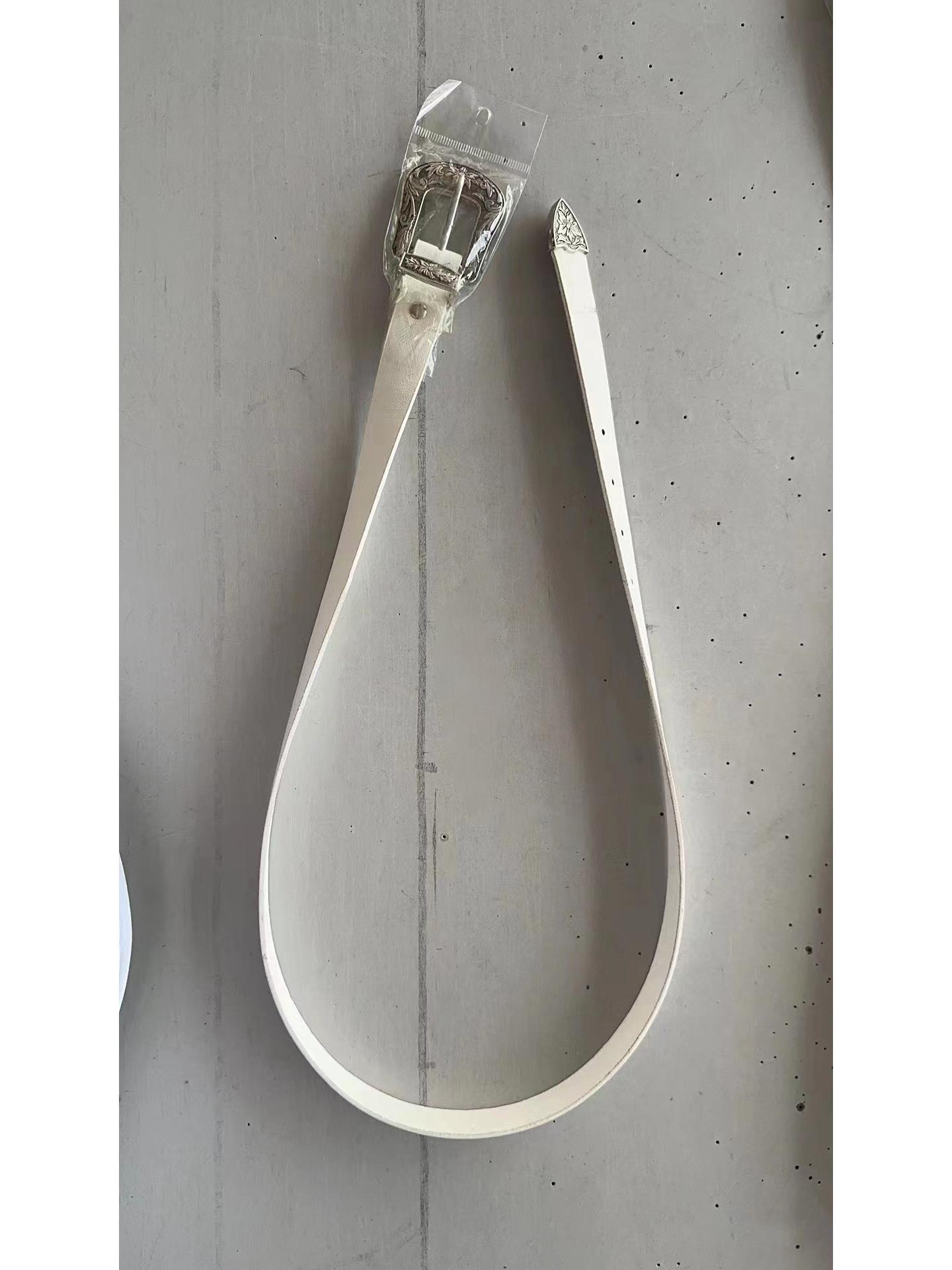 Европейская и американская мода Рубашка с V-образным вырезом и длинными рукавами, широкие брюки с пайетками и поясом - Элегантный дизайн, подчеркивающий талию 3XL
Европейская и американская мода Рубашка с V-образным вырезом и длинными рукавами, широкие брюки с пайетками и поясом - Элегантный дизайн, подчеркивающий талию 3XL