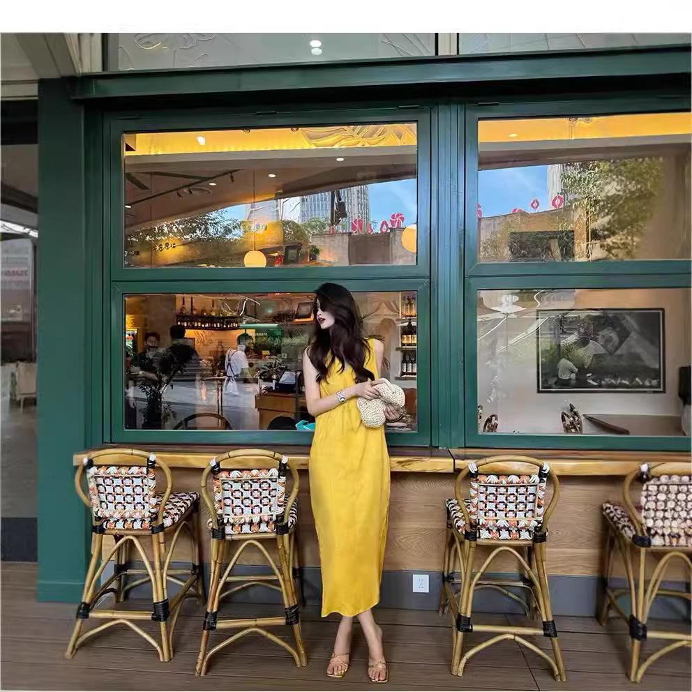 Bright Yellow V-neck Linen Mid-length Dress with Panelled Design Large
Bright Yellow V-neck Linen Mid-length Dress with Panelled Design Large