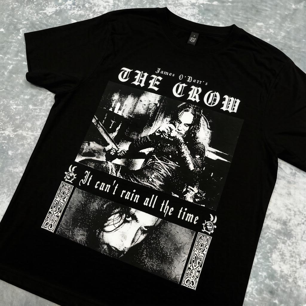 Raven A Gothic Horror Movie Themed Tshirt Designed By Brandon Lee Is A Unisex Casual Tshirt for The Retro Four Seasons 4XL
Raven A Gothic Horror Movie Themed Tshirt Designed By Brandon Lee Is A Unisex Casual Tshirt for The Retro Four Seasons 4XL