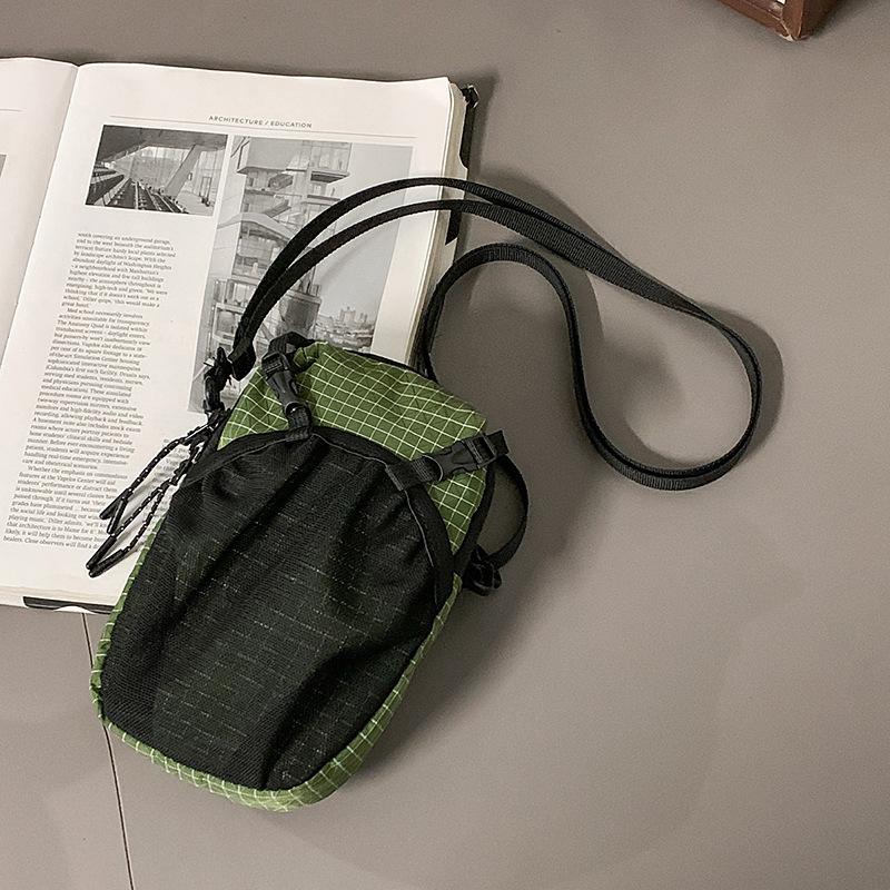 Outdoor shoulder strap mobile phone bag hanging bag mountaineering hiking expansion bag kettle storage bag ultra-light waterproof backpack зелений
Outdoor shoulder strap mobile phone bag hanging bag mountaineering hiking expansion bag kettle storage bag ultra-light waterproof backpack зелений