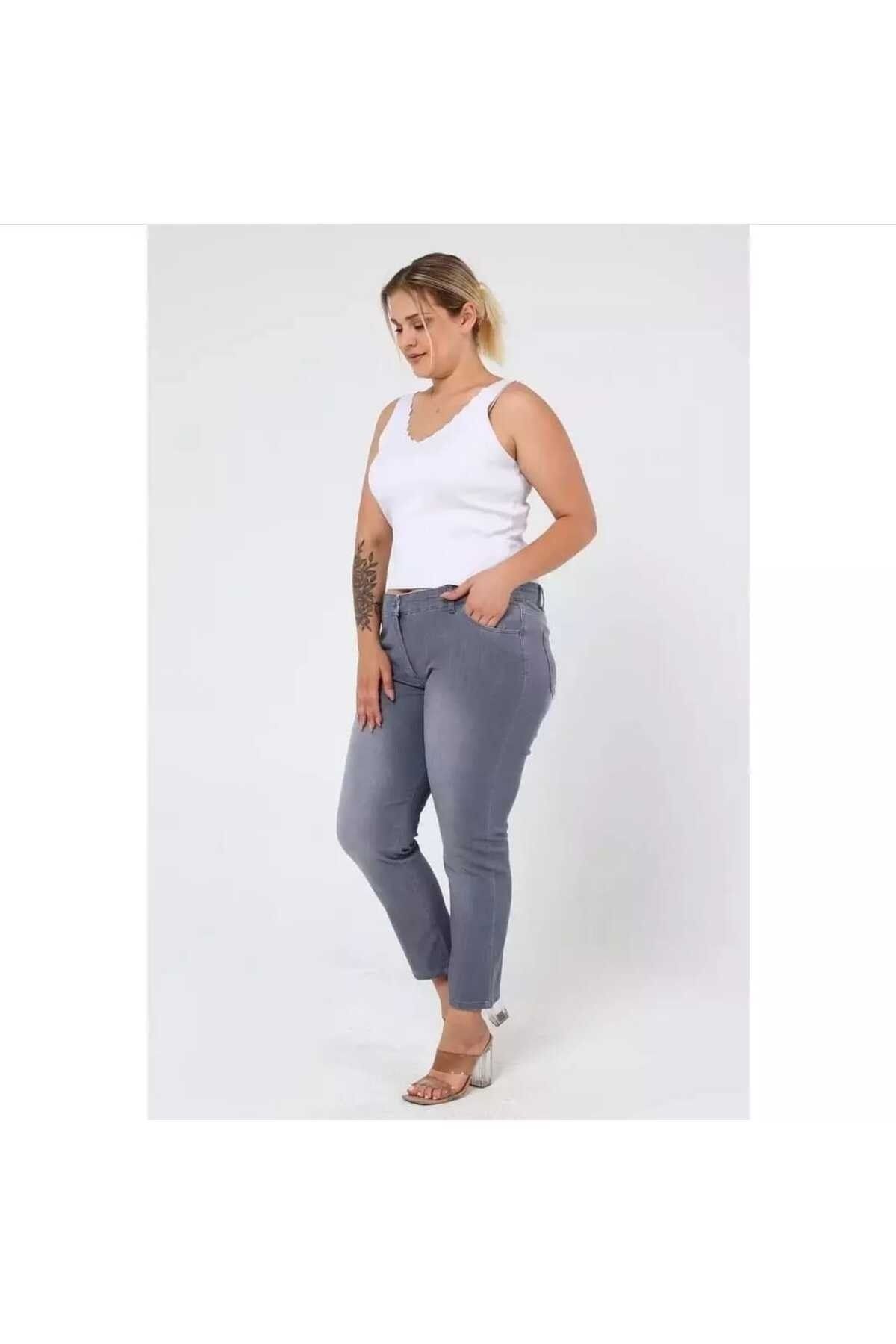 Women s Style Plus Size Pants Plus Size Full Lycra Ankle Length Skinny Legs Simple Seasonal Jeans With Zipper And Buttons 2XL
Women s Style Plus Size Pants Plus Size Full Lycra Ankle Length Skinny Legs Simple Seasonal Jeans With Zipper And Buttons 2XL