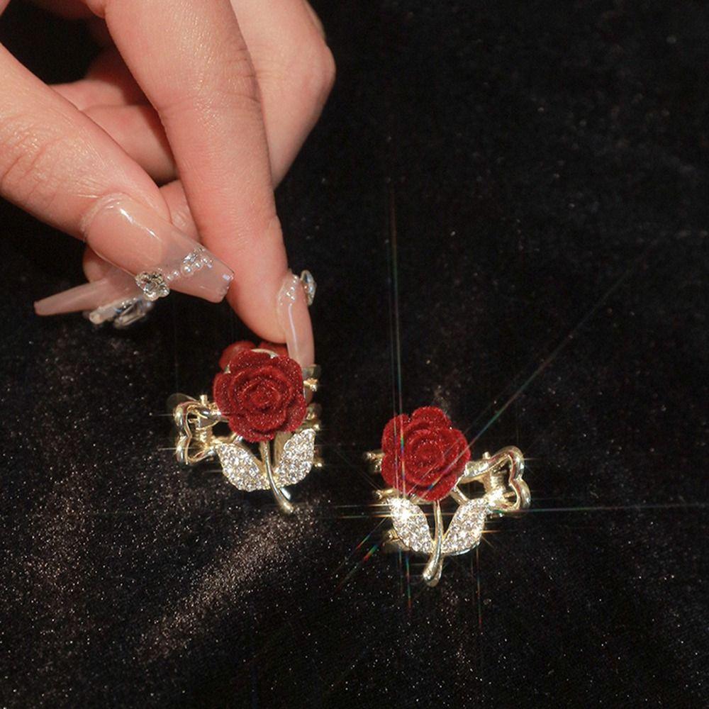 Flower Female Hair Accessories Flocking Rose Hair Clip Velvet Small Hairpin Korean Style Headwear
Flower Female Hair Accessories Flocking Rose Hair Clip Velvet Small Hairpin Korean Style Headwear
