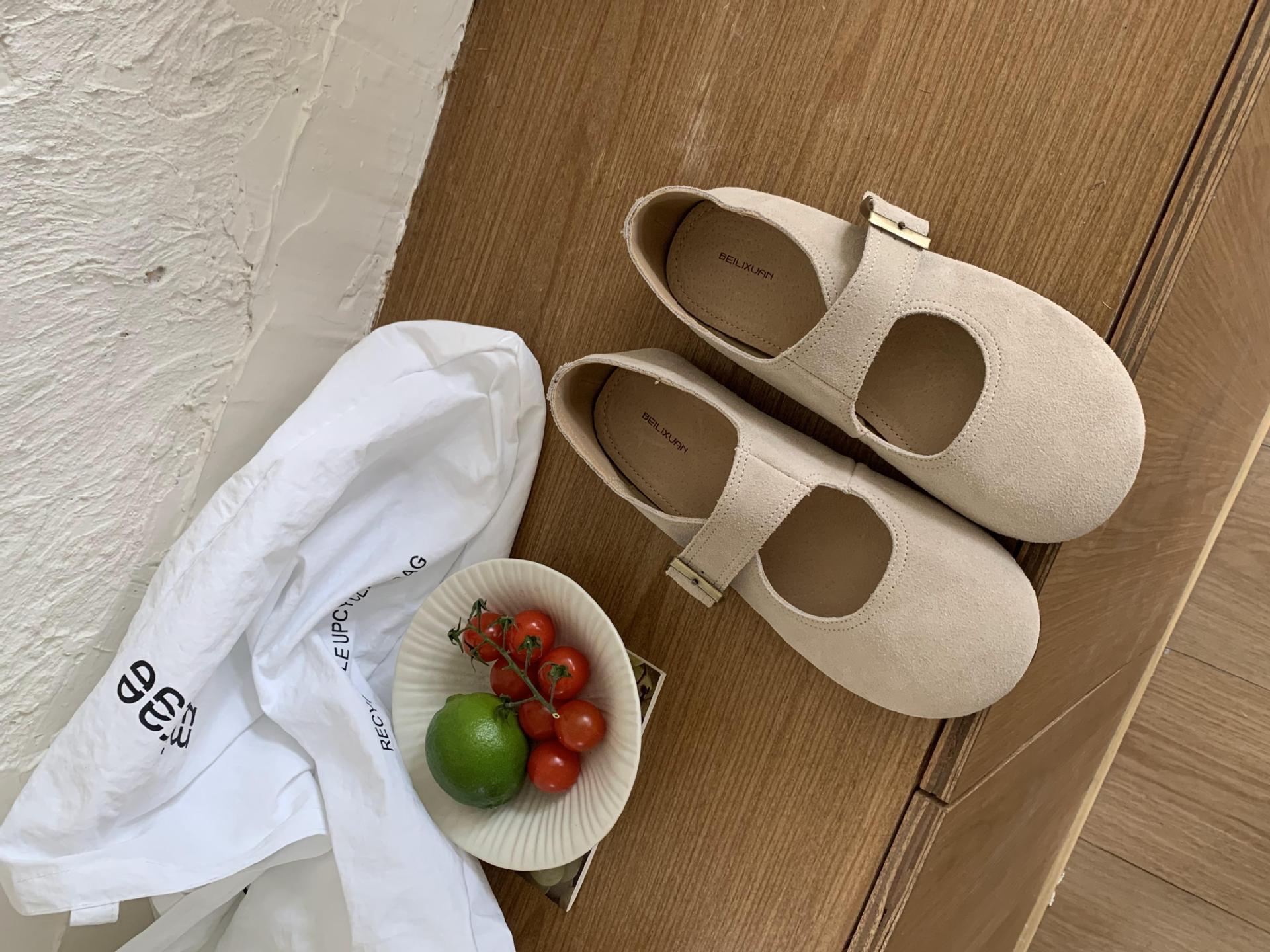 Retro soft-soled Birkenstock Doudou shoes for women s 2025 spring new shallow mouth versatile flat bottom with skirt Mary Jane single shoes 37 абрикосовий
Retro soft-soled Birkenstock Doudou shoes for women s 2025 spring new shallow mouth versatile flat bottom with skirt Mary Jane single shoes 37 абрикосовий